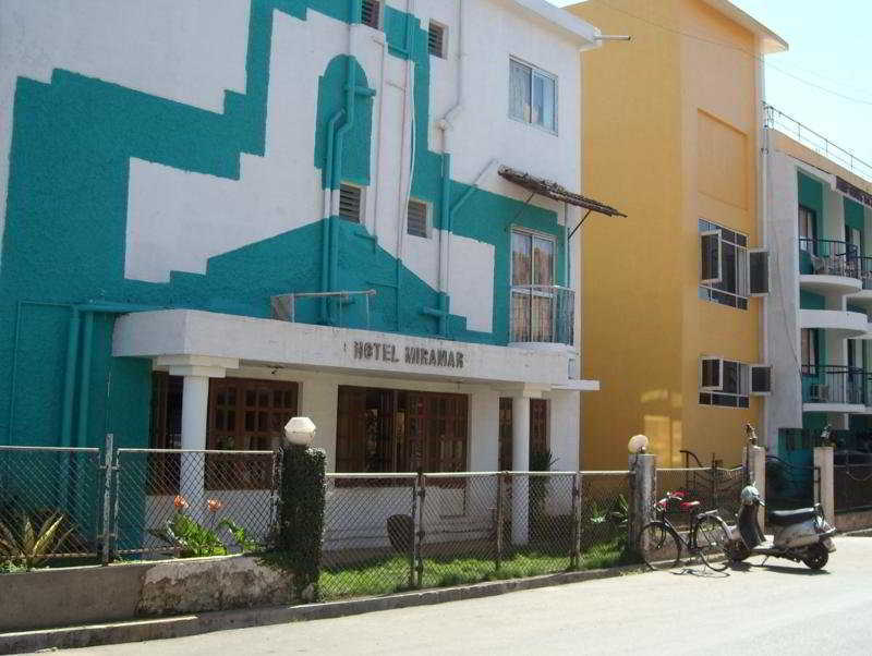 Oyo 2696 Hotel Miramar Caranzalem Exterior foto